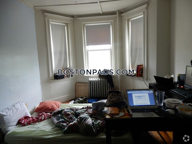 Building Photo - 1179 Boylston St Rental