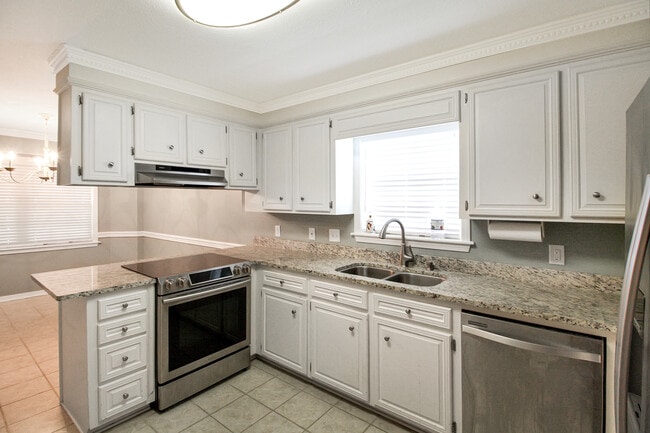 Photo - 114 Trace Ridge Dr