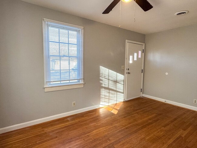 Photo - 305 Stonewall Ave