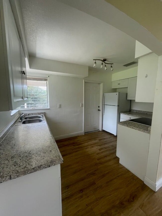 Photo - 1023 Gerona Ave