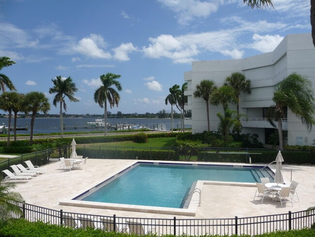 Building Photo - 3701 S Flagler Dr Unit A204 Rental