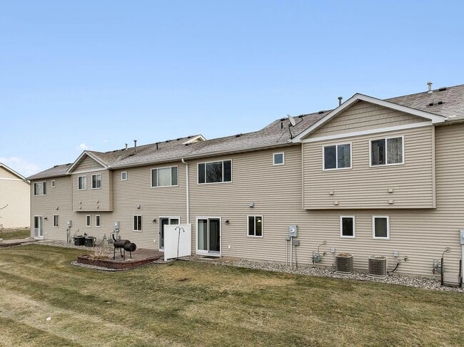 Building Photo - 2632 Rushmore Rd