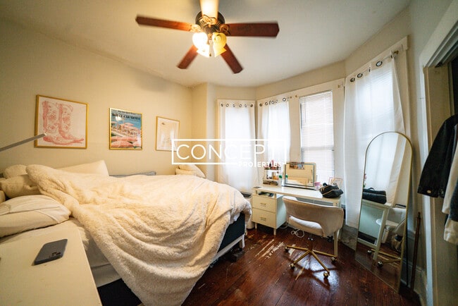 Photo - 717 Parker St Unit 1A