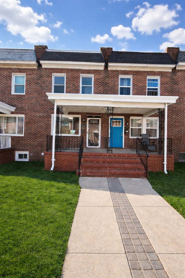 Building Photo - Beautifully Modern 3BR Townhome | Finished Basement | Fenced Yard | Baltimore