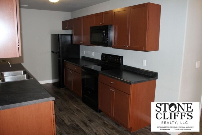 Photo - 3 bed / 2 Bath / 1 Car Garage