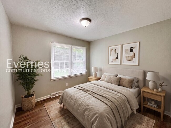 Photo - 400 Wilcrest Dr