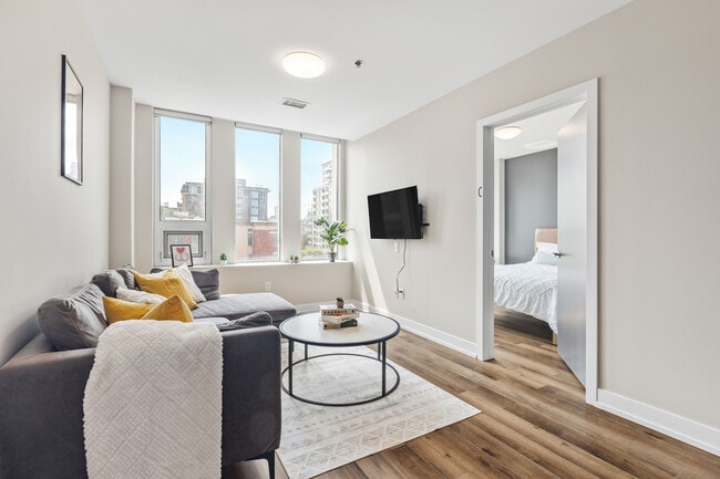 Photo - Theo Ottawa - Student Living