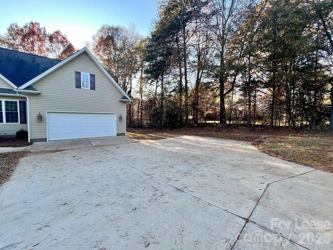 Photo - 185 McKendree Rd