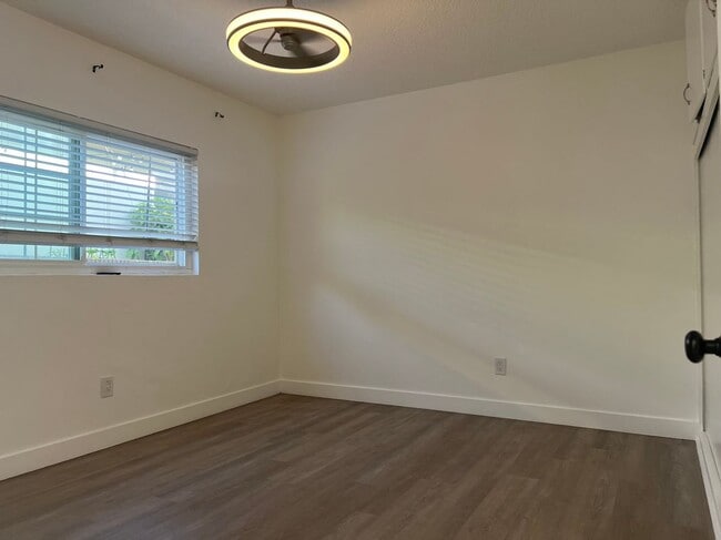 Photo - 2604 Mathews Ave Unidad 1