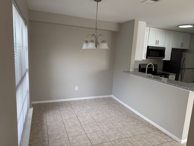 Photo - 13902 Buckingham Dr Unit B