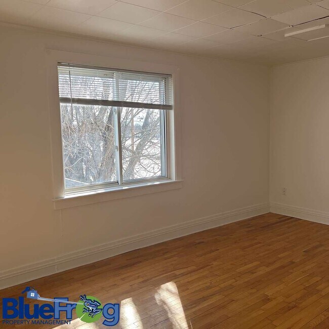 Photo - 210 E Main St Unit 2