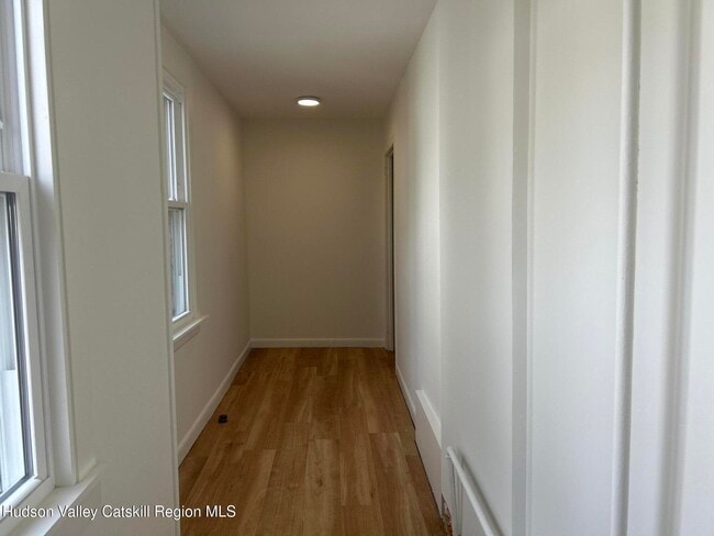 7 Dutchess Ave