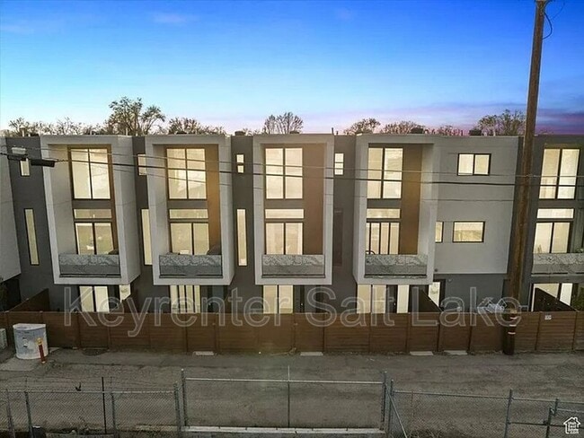 Photo - 15 E Kensington Ave Townhome
