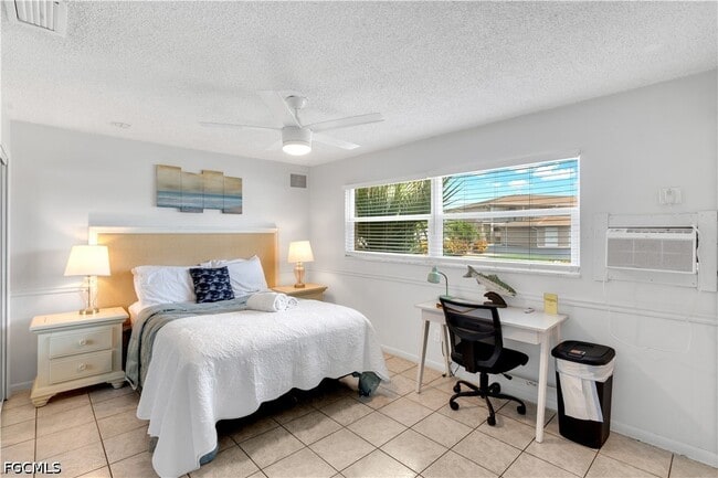Building Photo - 4353 Country Club Blvd Unit D