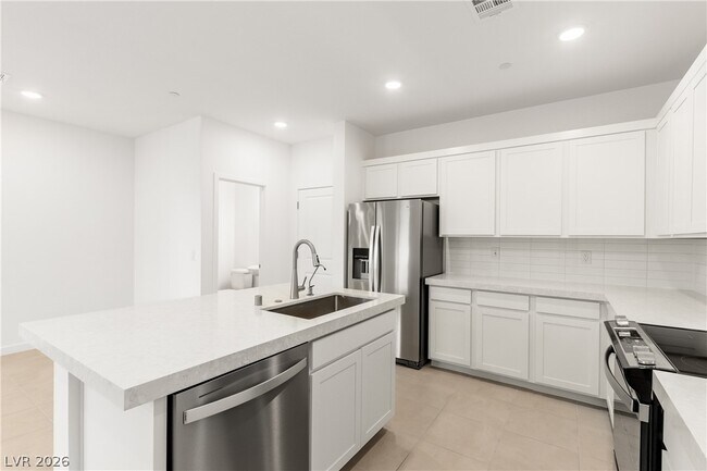 Photo - 200 Wewatta Ave