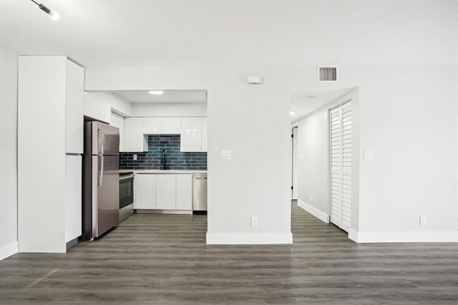 Photo - 3220 NW 84th Ave