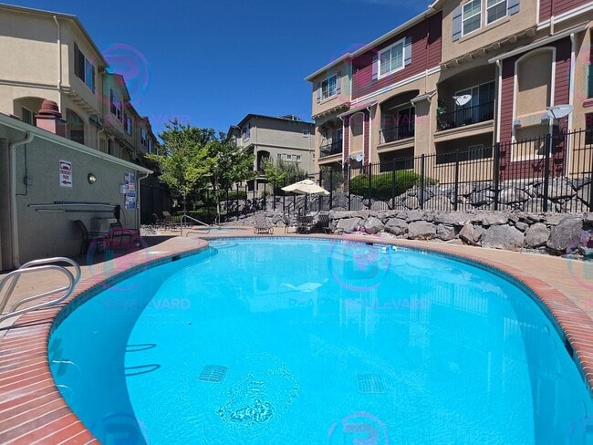 3010 Sterling Ridge Cir