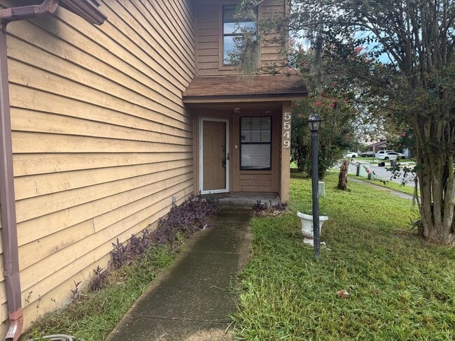 Building Photo - 5549 Cabot Dr N