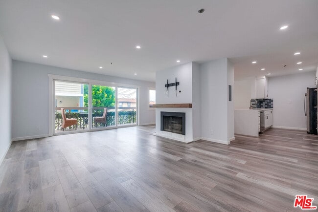 Photo - 230 S Catalina Ave Unit 102