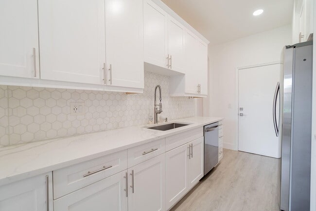 Photo - 205 River Bluff Ln