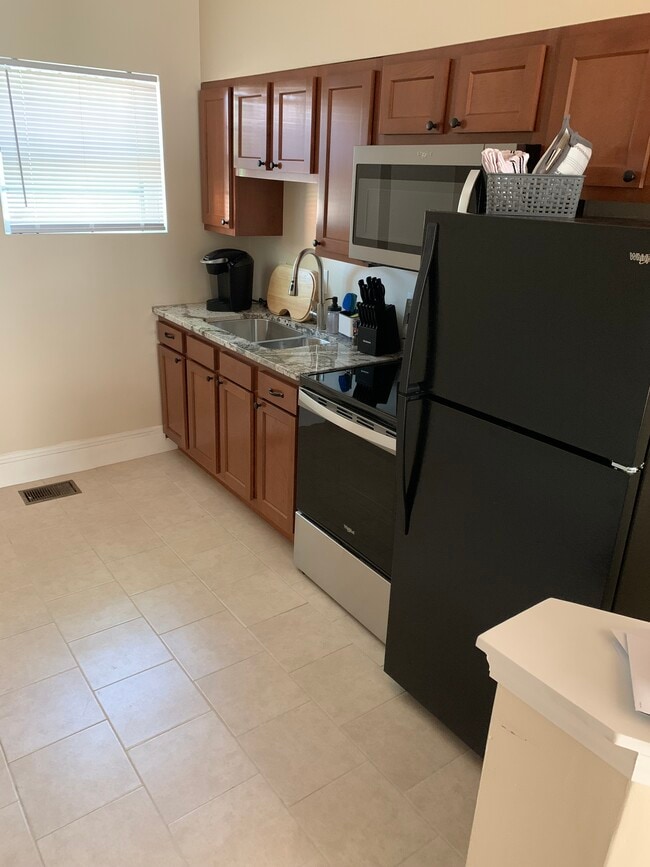 Kitchen - 2848 Melrose Ave Unidad 1 South