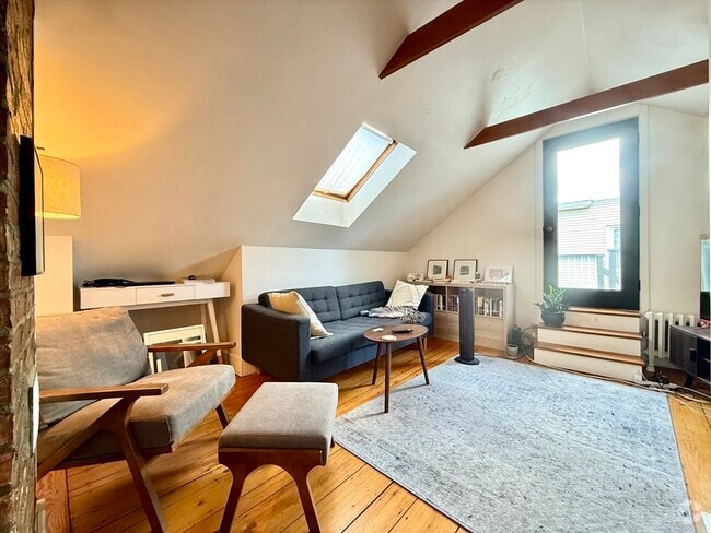 Building Photo - 61 Market St Unit 3 Rental