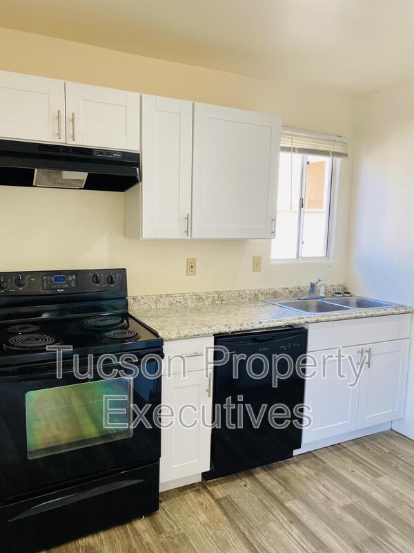 Photo - 3319 E Presidio Rd
