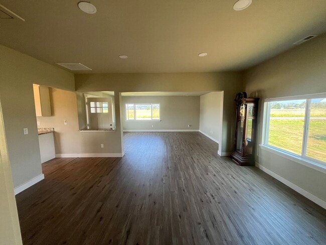Photo - 20528 Dahlstedt Rd