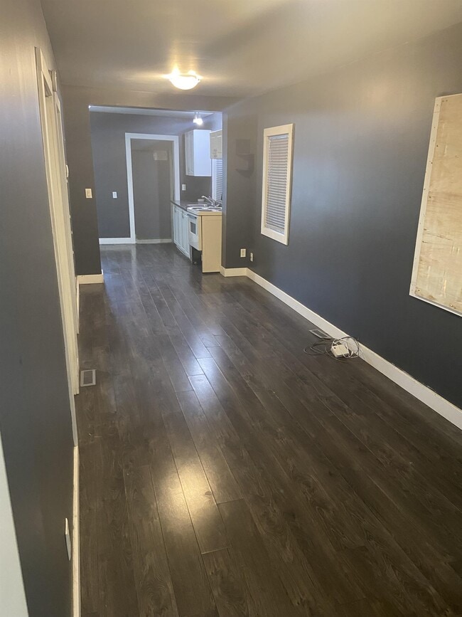 Photo - 106 Avenue M S