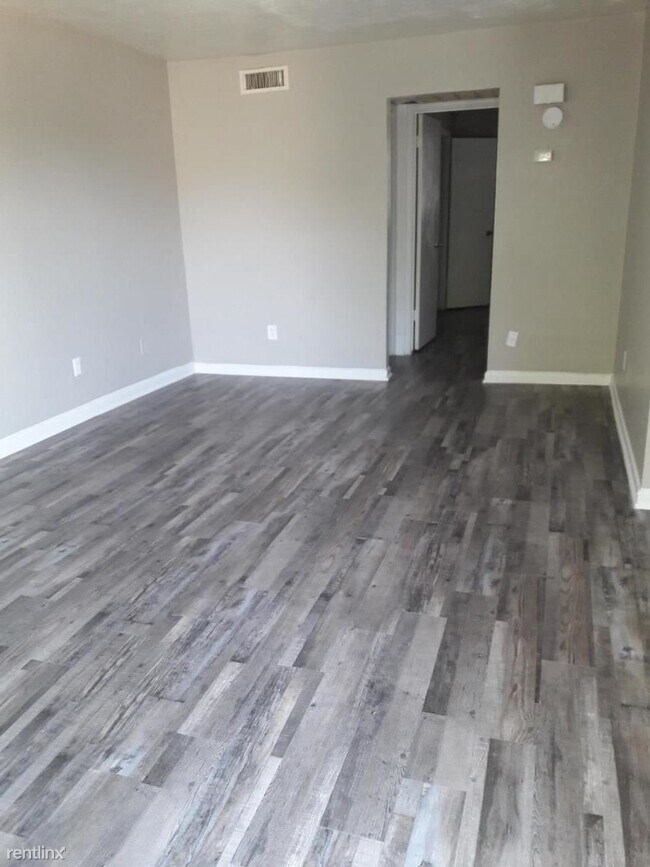 Photo - 1 br, 1 bath Condo - 2730 Fyke RD Flat  1 ...