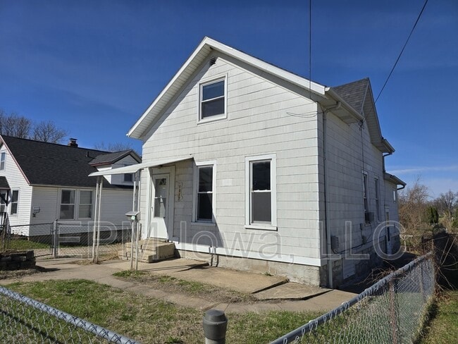 Photo - 1017 19th St SE