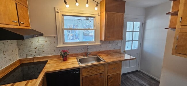 Photo - 119 Brooklawn Cir