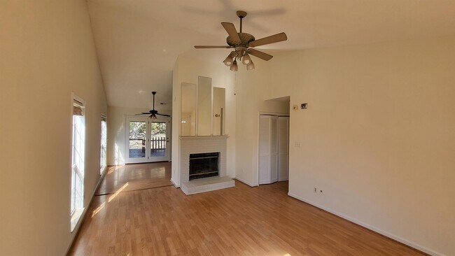 Photo - 3109 Denhem Ct