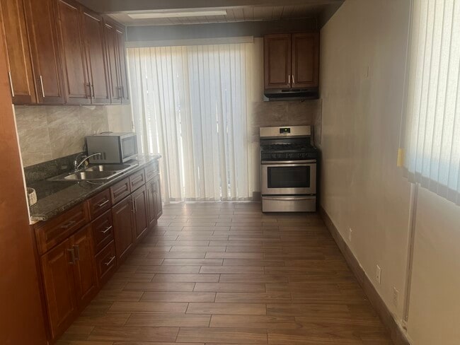 3867 Jurupa Ave Unit 3867 Jurupa ave