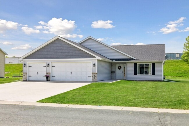 Building Photo - 720 Deer Trl