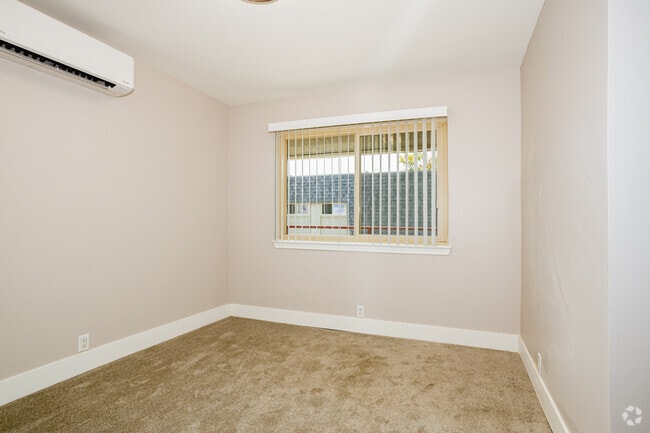 2BR, 1BA - 804SF - Santa Clara Terrace Apartments