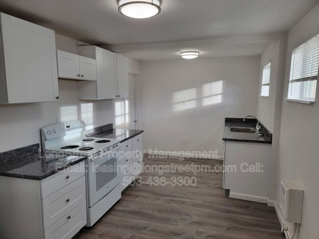 Photo - 205 NW Kings Blvd