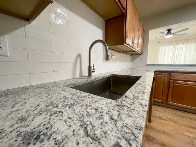 Photo - 209 W 2nd St