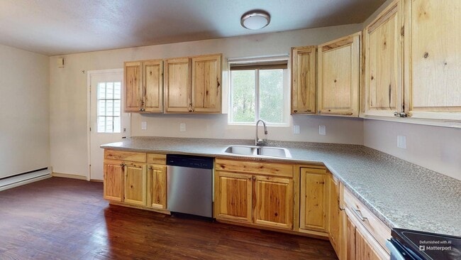 Photo - 3 Bedroom Home in North Pole with Garage!!