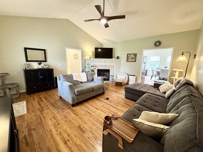 Photo - Beautiful 3 bedroom home in Providence Ridge, Seneca