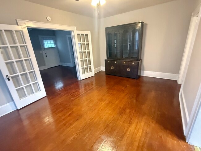 Formal Dining Room - 128 E 8th St
