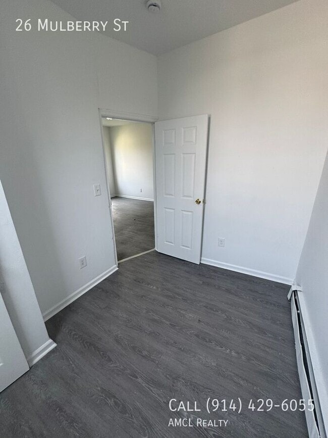 Building Photo - 26 Mulberry St Rental