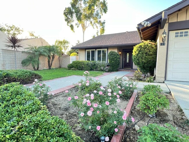 111 Avenida Santa Anita