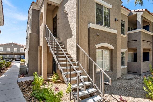 Building Photo - 10245 S Maryland Pkwy