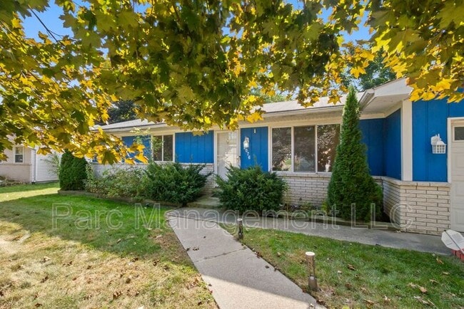 Photo - 2076 Harned St