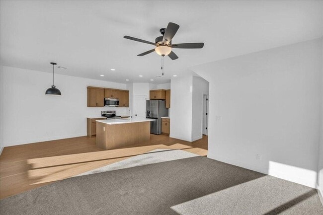 Photo - 4 bedroom, 2.5 bathrooms Home!