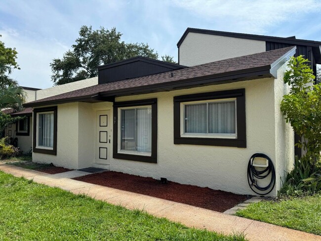 Building Photo - 5304 Bosque Ln Unit 37