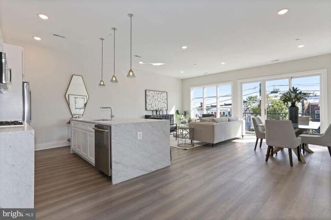 Photo - 1255 Penn St NE Unidad 2