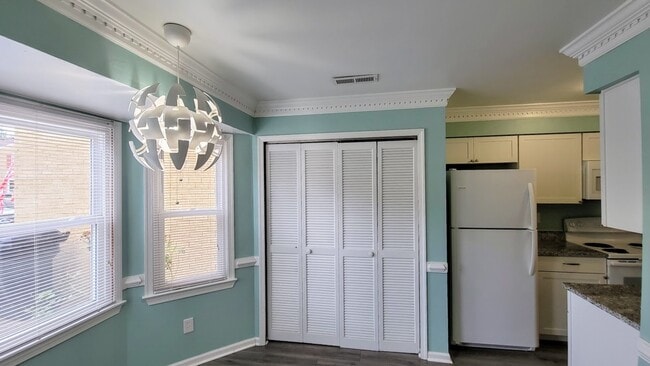 Photo - 4621 Merrimac Ln