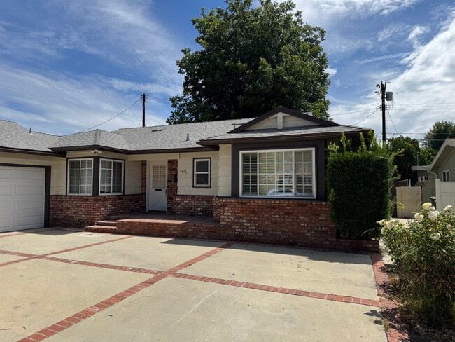 Building Photo - 8606 Casaba Ave